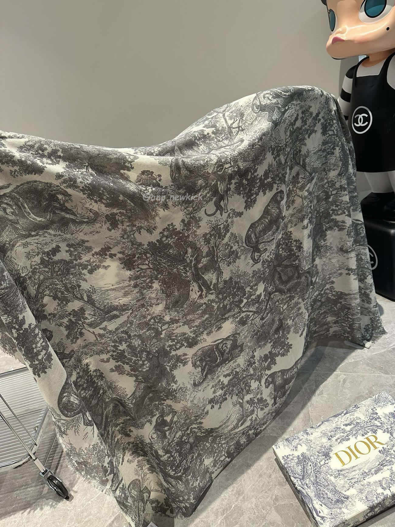 Dior Printed Shawl Cashmere Fabrics Sauvage Ruyi Print 140x180cm (18) - newkick.org